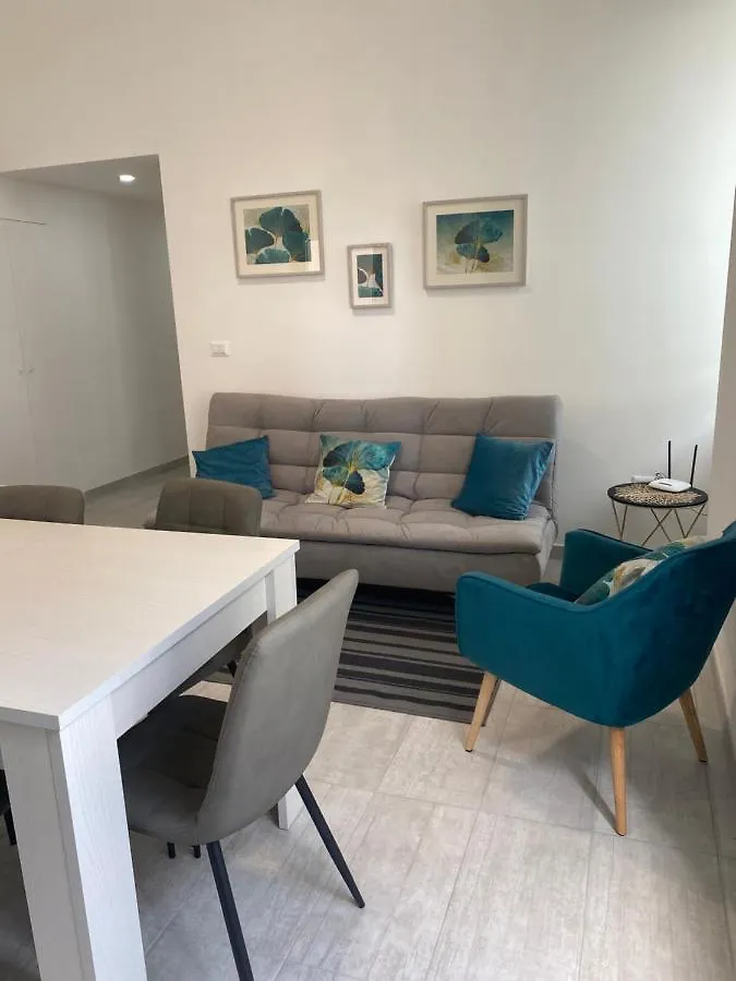 Garden House Apartments In Naples
